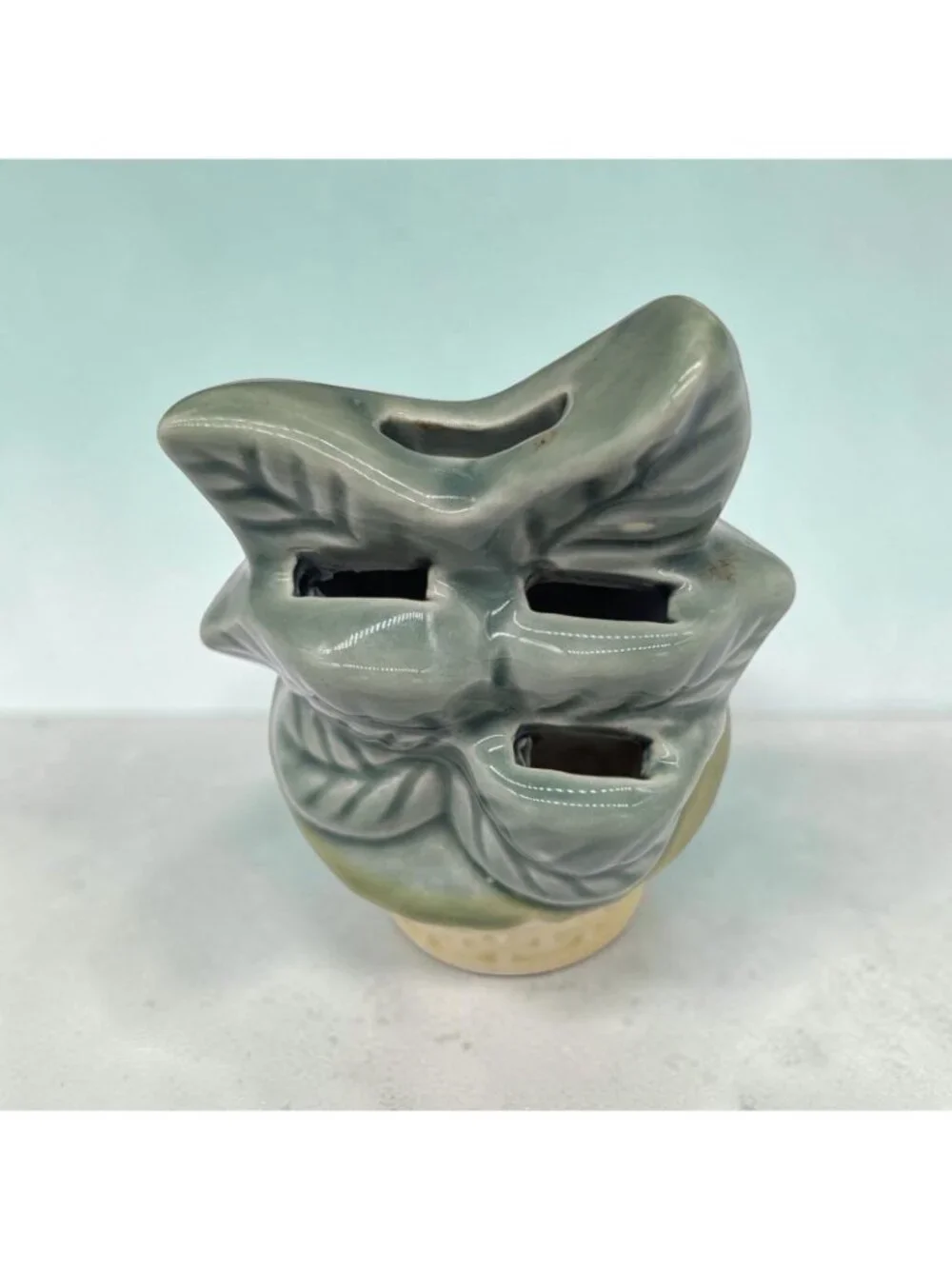 Vintage Shawnee Pottery Leaf Basket Wall Pocket Flower measuring spoon holder